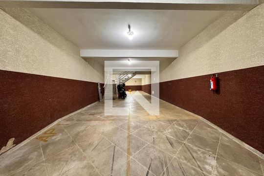 Garagem de apartamento para alugar com 2 quartos, 50m² em Jardim Santo Antônio, Santo André