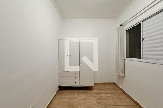 Quarto 1 de apartamento para alugar com 2 quartos, 50m² em Jardim Santo Antônio, Santo André