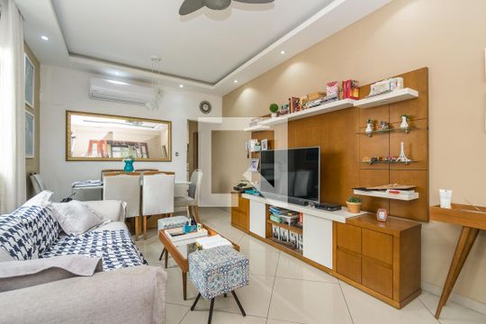 Sala de casa à venda com 3 quartos, 155m² em Penha Circular, Rio de Janeiro