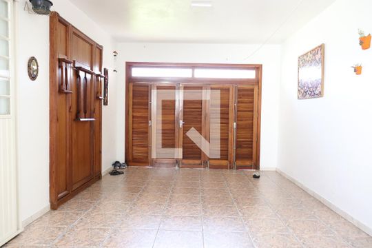 Garagem de casa à venda com 2 quartos, 93m² em Operário, Novo Hamburgo