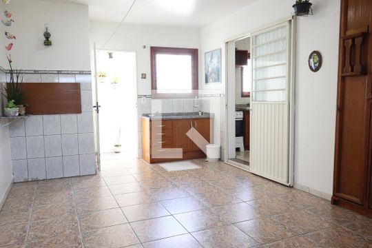 Garagem  de casa à venda com 2 quartos, 93m² em Operário, Novo Hamburgo