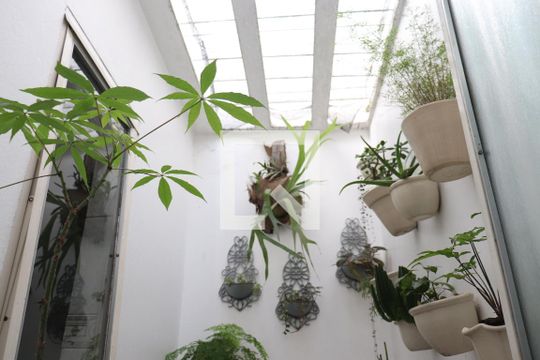 Jardim interno de casa à venda com 2 quartos, 93m² em Operário, Novo Hamburgo