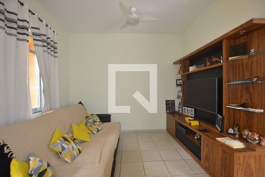 Sala de casa à venda com 3 quartos, 240m² em Vila Kosmos, Rio de Janeiro