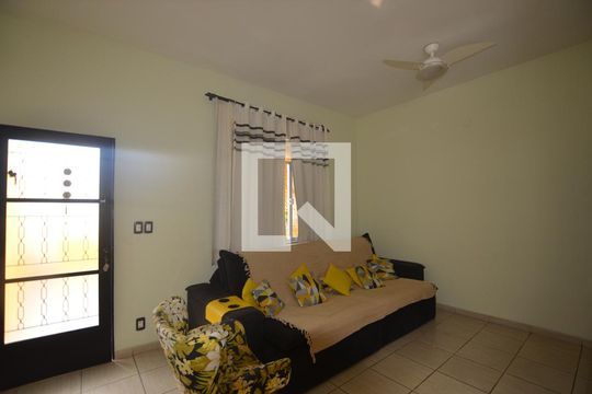 Casa à venda com 3 quartos, 240m² em Vila Kosmos, Rio de Janeiro