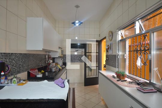 Cozinha de casa à venda com 3 quartos, 240m² em Vila Kosmos, Rio de Janeiro