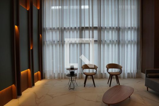 Hall de kitnet/studio para alugar com 1 quarto, 24m² em Pinheiros, São Paulo