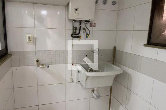 Área de Serviço de apartamento para alugar com 2 quartos, 103m² em Jardim Vinte E Cinco de Agosto, Duque de Caxias