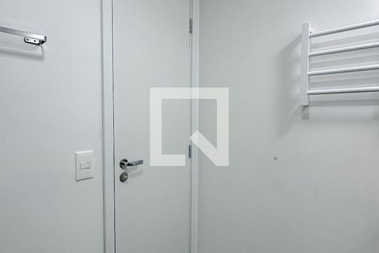 Banheiro de apartamento à venda com 1 quarto, 21m² em Ipiranga, São Paulo