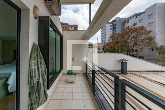 Varanda da Suíte de casa à venda com 4 quartos, 300m² em Caiçara-adelaide, Belo Horizonte