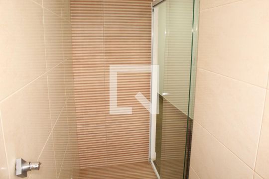 Banheiro da Suíte de casa de condomínio para alugar com 3 quartos, 160m² em Chácara Canta Galo, Cotia