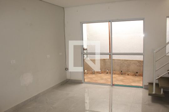 Sala de casa de condomínio para alugar com 3 quartos, 160m² em Chácara Canta Galo, Cotia