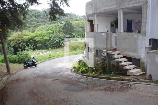 Vista da Rua de casa de condomínio para alugar com 3 quartos, 160m² em Chácara Canta Galo, Cotia