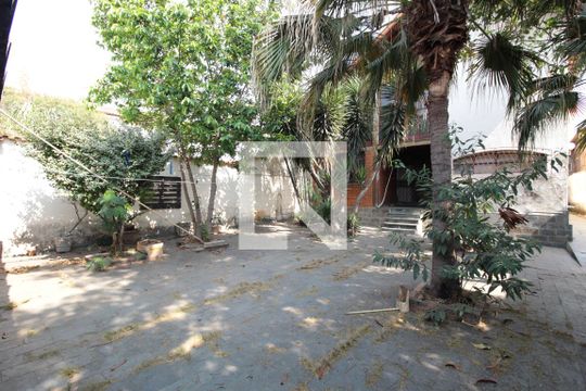 Quintal de casa à venda com 5 quartos, 370m² em Santa Monica, Belo Horizonte