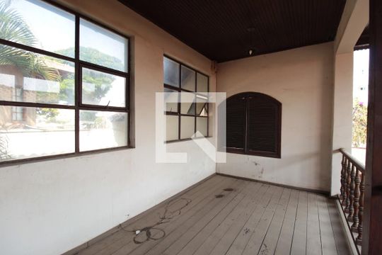 Varanda da Suite 1 de casa à venda com 5 quartos, 370m² em Santa Monica, Belo Horizonte