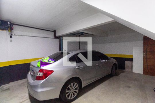 Garagem de casa de condomínio à venda com 3 quartos, 165m² em Jardim Popular, São Paulo
