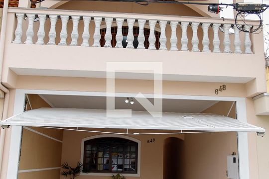 Fachada de casa à venda com 3 quartos, 280m² em Jardim das Flores, Osasco