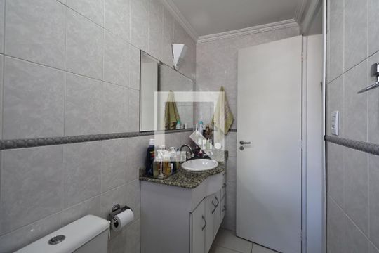 Banheiro da Suíte 1 de apartamento à venda com 4 quartos, 198m² em Vila Bastos, Santo André