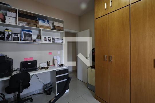 Escritório de apartamento à venda com 4 quartos, 198m² em Vila Bastos, Santo André