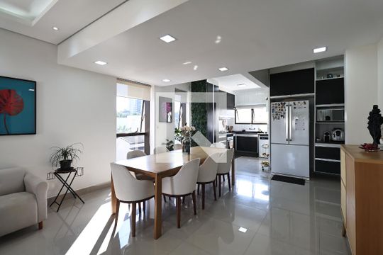 Cozinha de apartamento à venda com 4 quartos, 198m² em Vila Bastos, Santo André