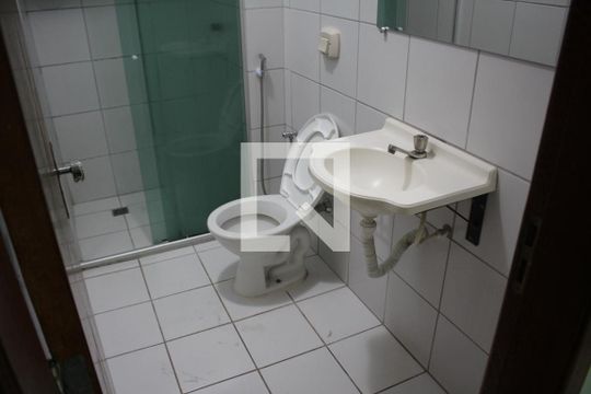 Banheiro de apartamento para alugar com 3 quartos, 60m² em Bairro da Glória, Contagem