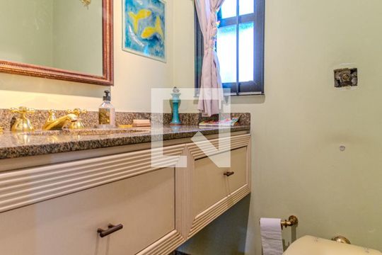 Lavabo de apartamento para alugar com 3 quartos, 220m² em Higienópolis, São Paulo