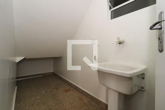 Área de Serviço de casa para alugar com 3 quartos, 190m² em Morumbi, São Paulo