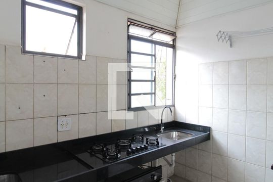 Cozinha e Área de Serviço de apartamento à venda com 2 quartos, 65m² em Jardim Guanabara, Belo Horizonte