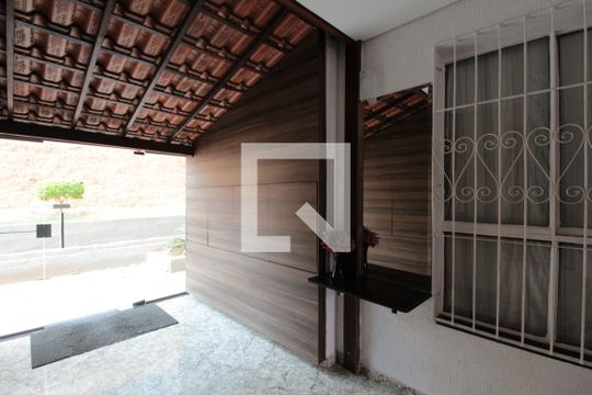 Hall de Entrada de apartamento à venda com 2 quartos, 65m² em Jardim Guanabara, Belo Horizonte