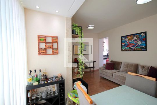 Apartamento à venda com 3 quartos, 60m² em Fernão Dias, Belo Horizonte