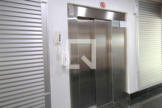 Área comum - Elevador de apartamento à venda com 3 quartos, 60m² em Fernão Dias, Belo Horizonte