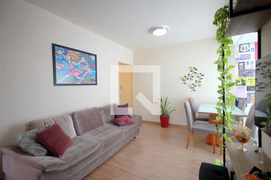 Sala de apartamento à venda com 3 quartos, 60m² em Fernão Dias, Belo Horizonte