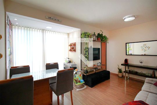 Sala de apartamento à venda com 3 quartos, 60m² em Fernão Dias, Belo Horizonte