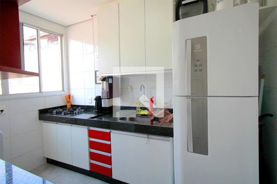 Cozinha de apartamento à venda com 3 quartos, 60m² em Fernão Dias, Belo Horizonte