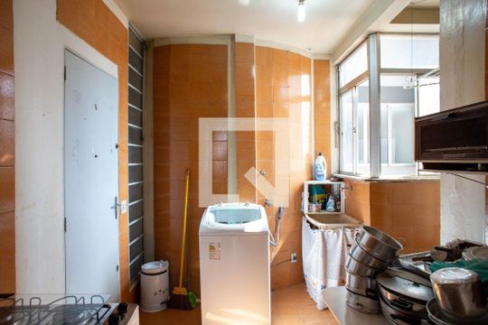 Cozinha e Área de Serviço de apartamento à venda com 3 quartos, 90m² em Santa Efigênia, Belo Horizonte