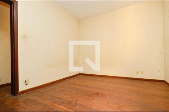 Quarto 1 de casa à venda com 3 quartos, 150m² em Santa Efigênia, Belo Horizonte