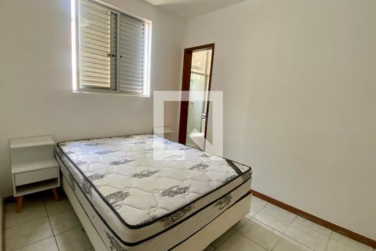 Quarto Suíte de apartamento para alugar com 2 quartos, 72m² em Havaí, Belo Horizonte