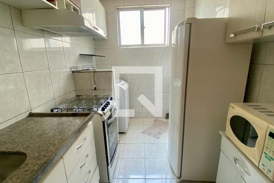 Cozinha de apartamento para alugar com 2 quartos, 72m² em Havaí, Belo Horizonte
