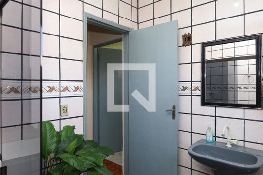 Banheiro 2 de casa à venda com 3 quartos, 350m² em Cidade Líder, São Paulo