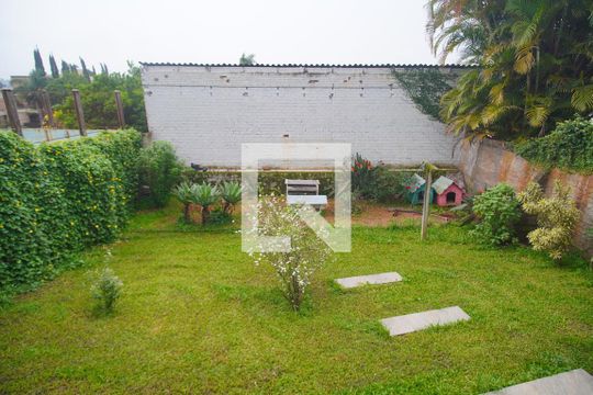 Quintal de casa à venda com 3 quartos, 381m² em Ouro Branco, Novo Hamburgo