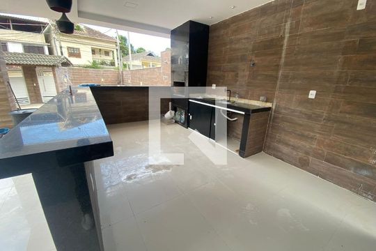 Área Externa de casa de condomínio à venda com 6 quartos, 200m² em Vargem Grande, Rio de Janeiro