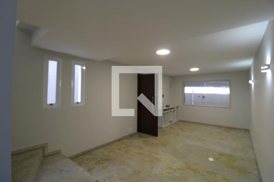 Sala de casa para alugar com 3 quartos, 100m² em Vila Califórnia(zona Sul), São Paulo