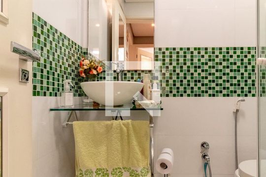 Banheiro Social de apartamento à venda com 2 quartos, 88m² em Itaim Bibi, São Paulo