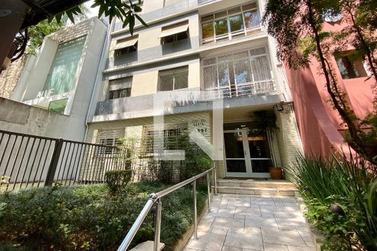 Fachada de apartamento à venda com 2 quartos, 133m² em Cerqueira César, São Paulo
