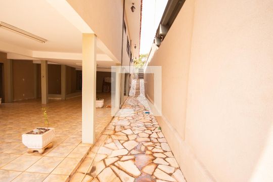 Quintal de casa para alugar com 5 quartos, 398m² em Jardim Sumare, Ribeirão Preto