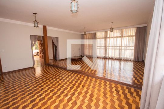 Casa para alugar com 5 quartos, 398m² em Jardim Sumare, Ribeirão Preto