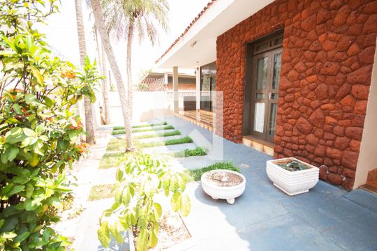 Garagem de casa para alugar com 5 quartos, 398m² em Jardim Sumare, Ribeirão Preto