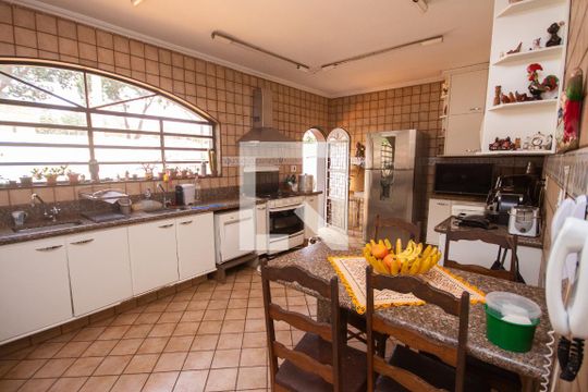Cozinha 1 de casa para alugar com 5 quartos, 450m² em Republica, Ribeirão Preto