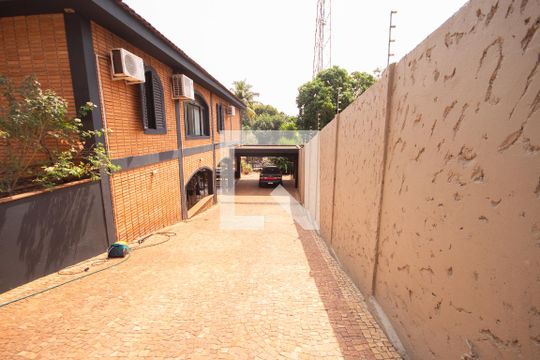 Garagem de casa para alugar com 5 quartos, 450m² em Republica, Ribeirão Preto