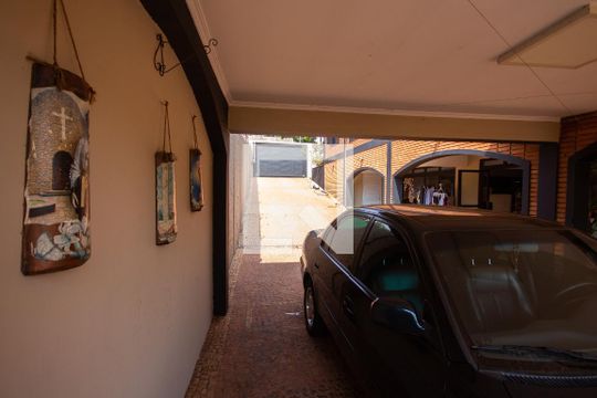 Garagem de casa para alugar com 5 quartos, 450m² em Republica, Ribeirão Preto