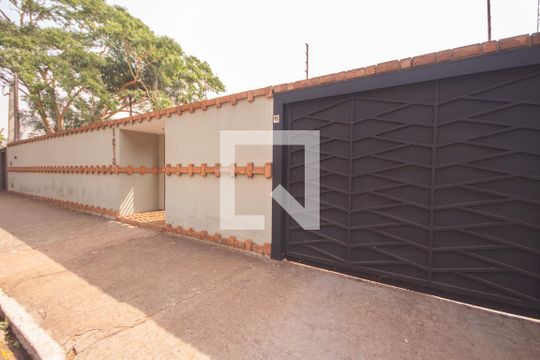 Fachada de casa para alugar com 5 quartos, 450m² em Republica, Ribeirão Preto